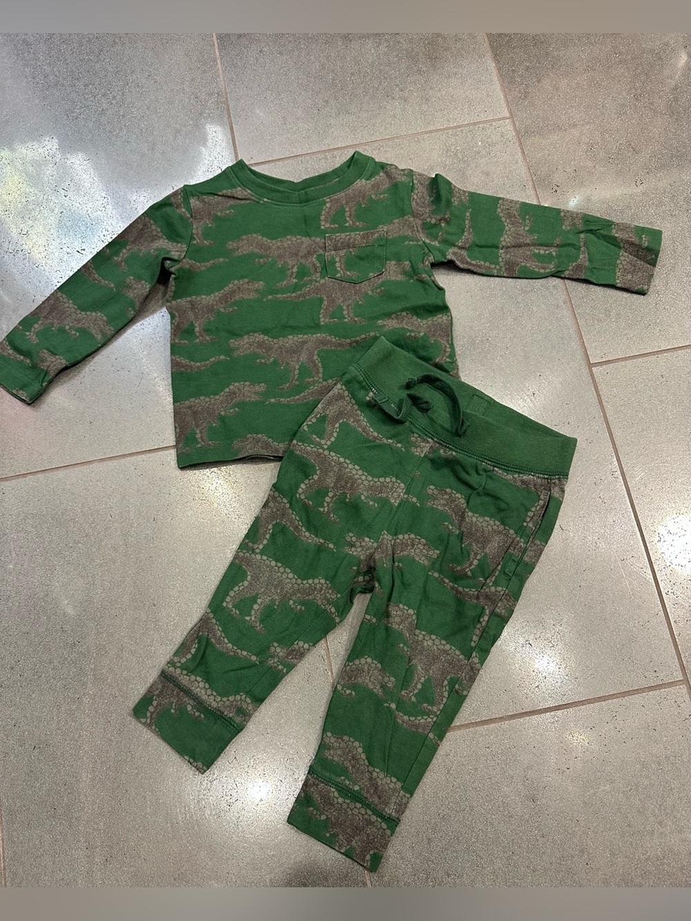 Gap 12/18 T-rex Dinosaur Organic Cotton Shirt Jogger Outfit Set